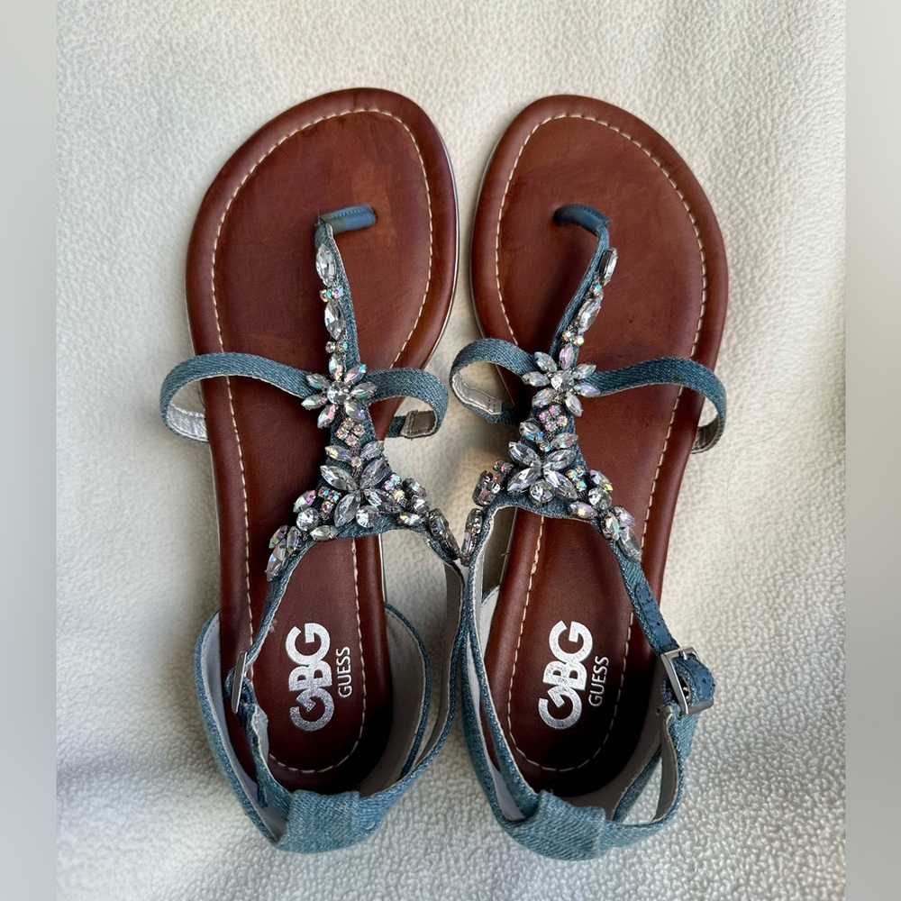 New Guess Rihnestone cloudwalker sandals - size 9M